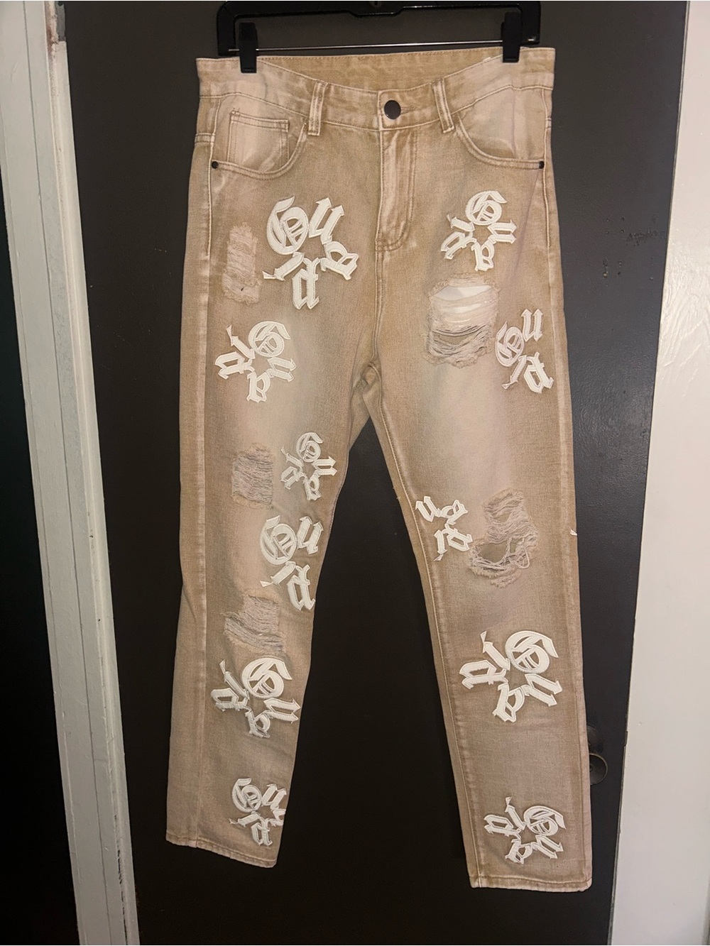 Men’s Distressed Jeans